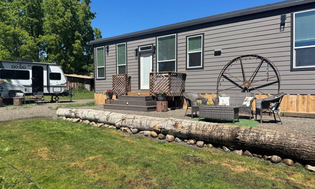 Halfway House | Halfway Wild Creek Front Tiny Home - Tiny House sleeps 3 add RV sleeps 4 more
