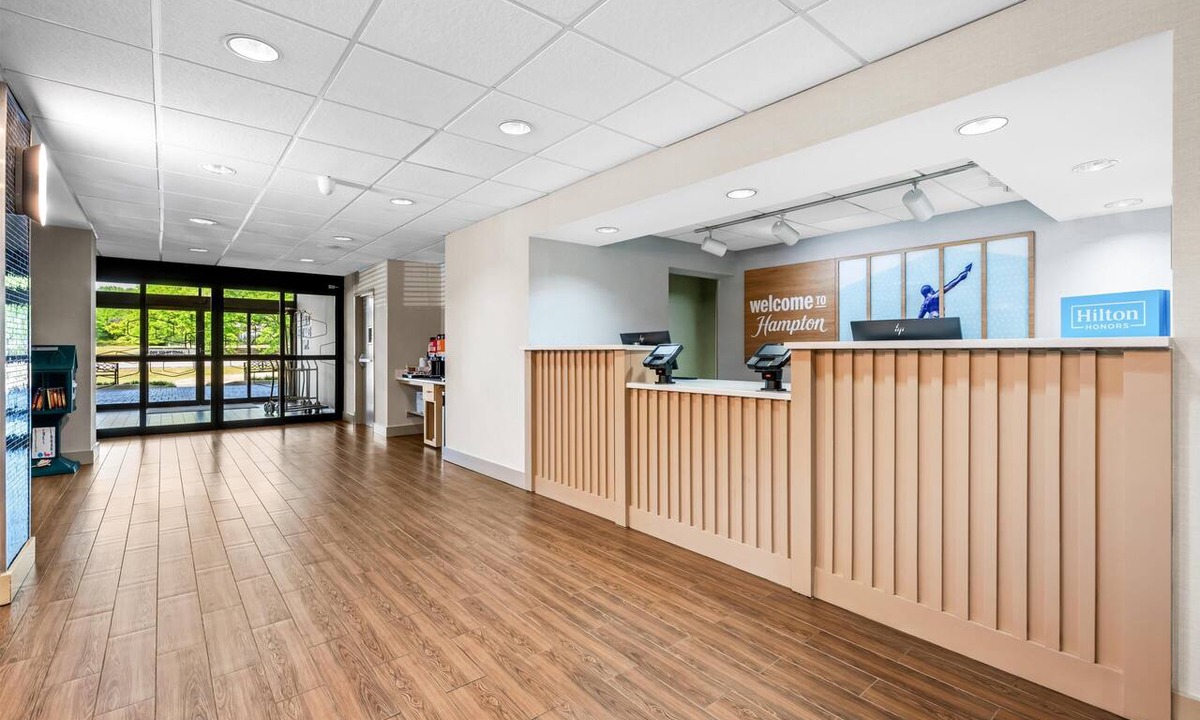 New Castle Hotel | Hampton Inn Birmingham/Trussville