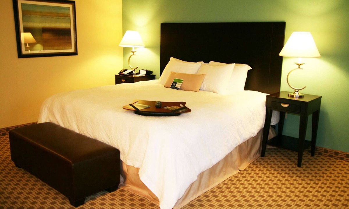 Orange Hotel | Hampton Inn Orange