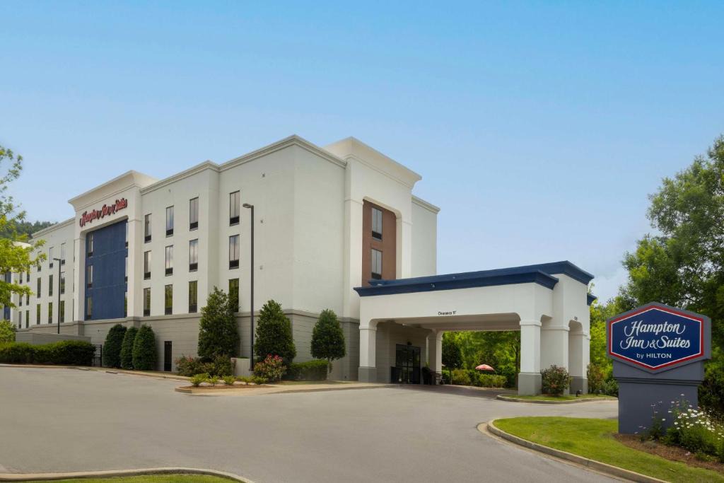 Crestline Heights Hotel | Hampton Inn & Suites Birmingham/280 East-Eagle Point