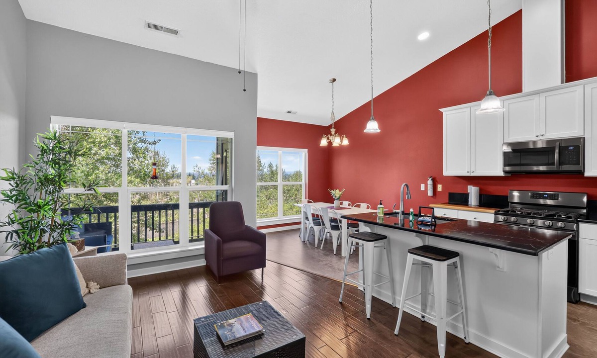 Happy Valley House | Happy Valley Monthly Rental | Projection Screen