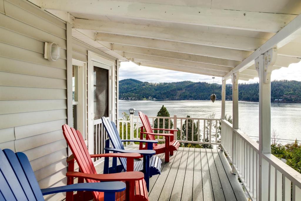 Harrison House | Harrison Getaway w/Deck & Lake Views!