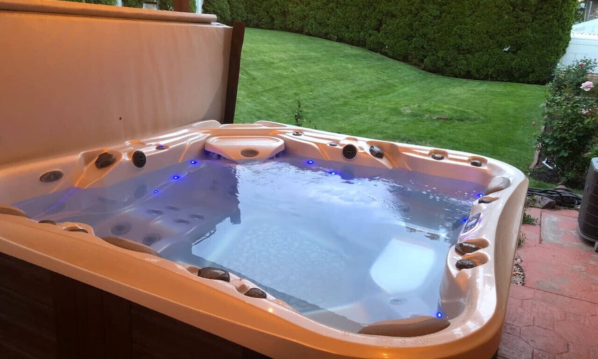 Pocatello House | Harvard Home @ ISU | ICCU Dome | Hot Tub | Firepit