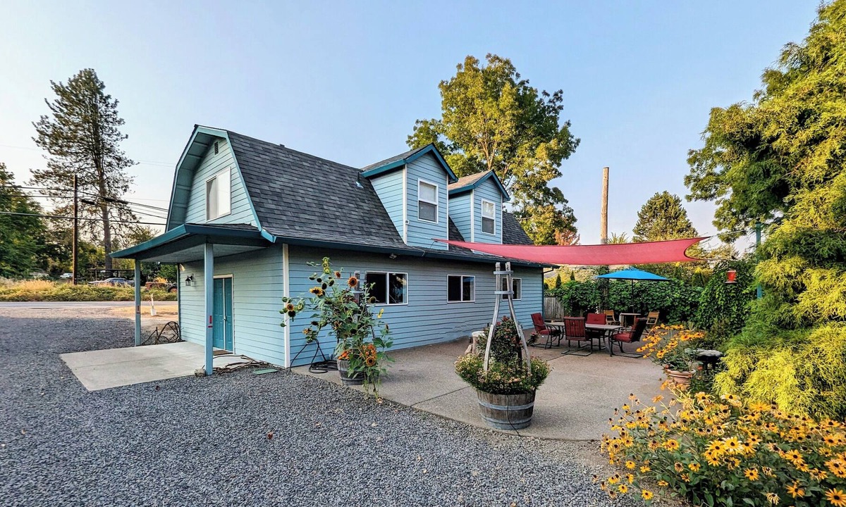 Dundee Apartment | Harvest Hideaway ~ A Perfect Escape to the Center of Wine Country