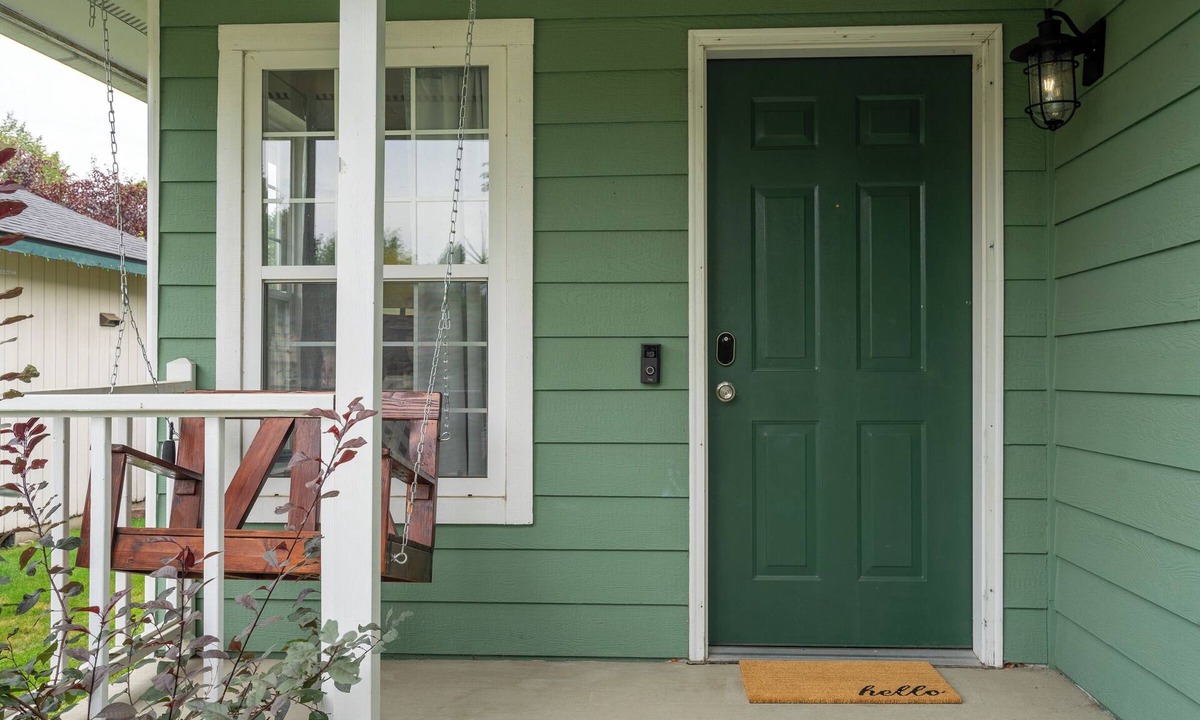 Coeur d'Alene House | Hayden Downtown, Near Triple Play, Comfort, Convenient