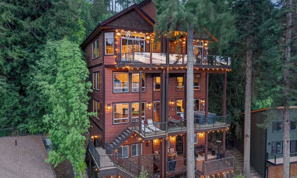 Hayden View Estates House | Hayden Lake 2BR Waterfront, Dock, Kayaks