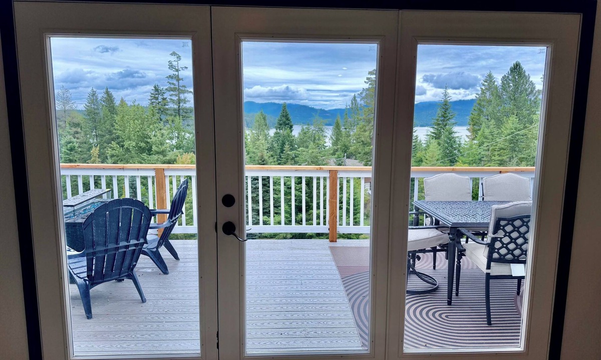 Clarksville House | Hayven House, a Tranquil Lake Retreat