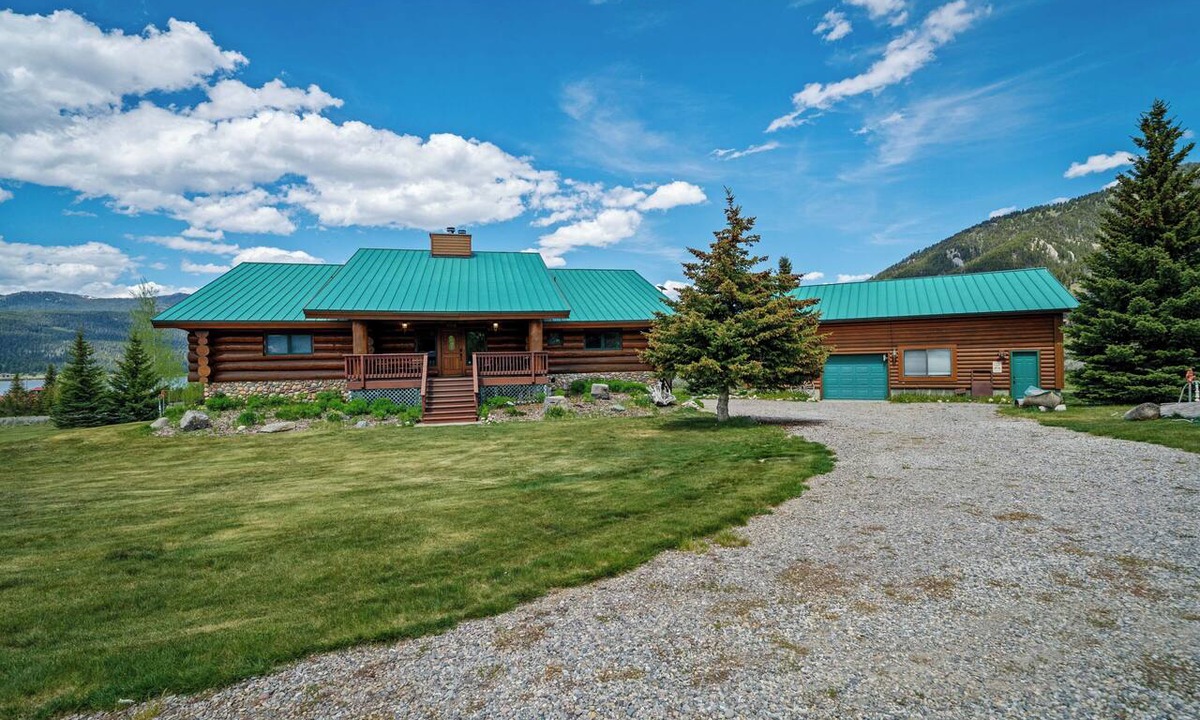 West Yellowstone Cabin | Hebgen Paradise Lodge: Spacious 5BR retreat 20 min from Yellowstone, perfect for 15 guests.