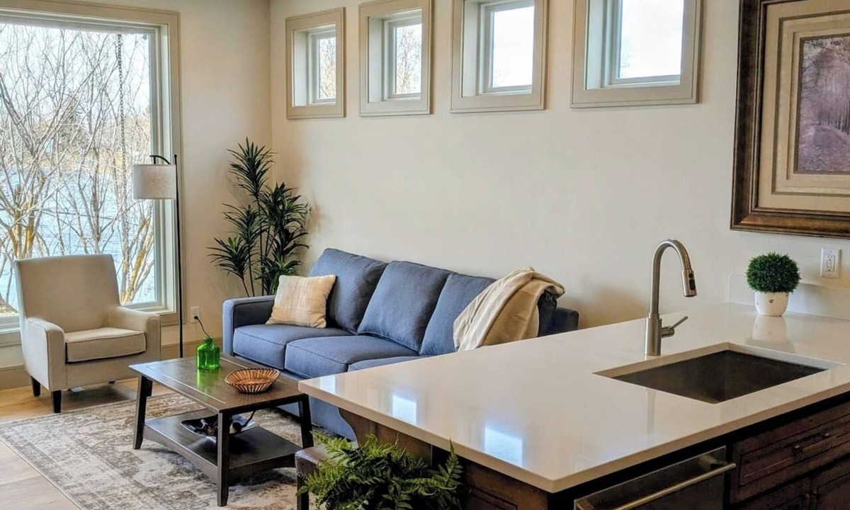 St. Anthony Apartment | Henry`s Fork Suites Suite One