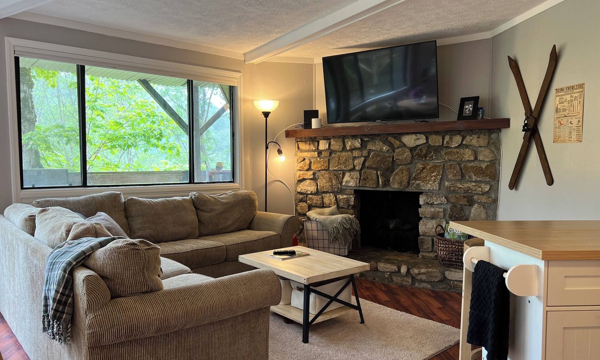 Sugar Mountain Condo | Herman's Hideaway: Remodeled Sugar Mountain Condo, Steps to the Slopes!