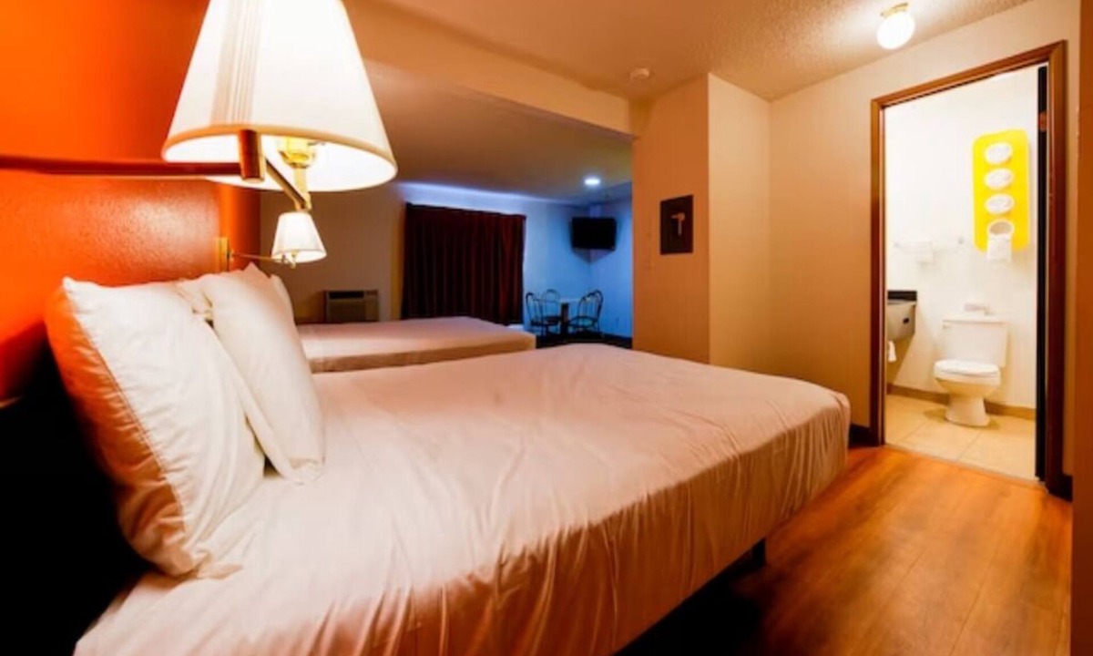 Hermiston Hotel | Hermiston Retreat Ideal for Weekend Getaways near Local & Dining Spots | 2 Rooms