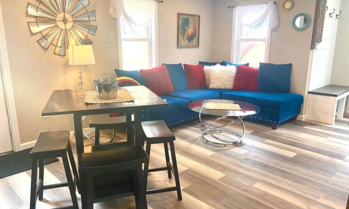 Birch Run Township Cabin | Hidden Oaks | Farmhouse | Unit 5