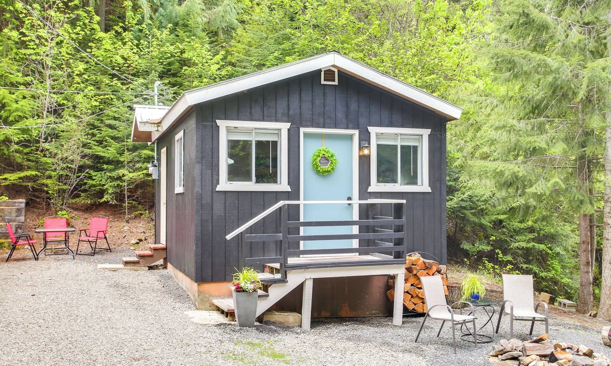 Avery Apartment | Hike & Fish: Mountain Getaway in Avery!