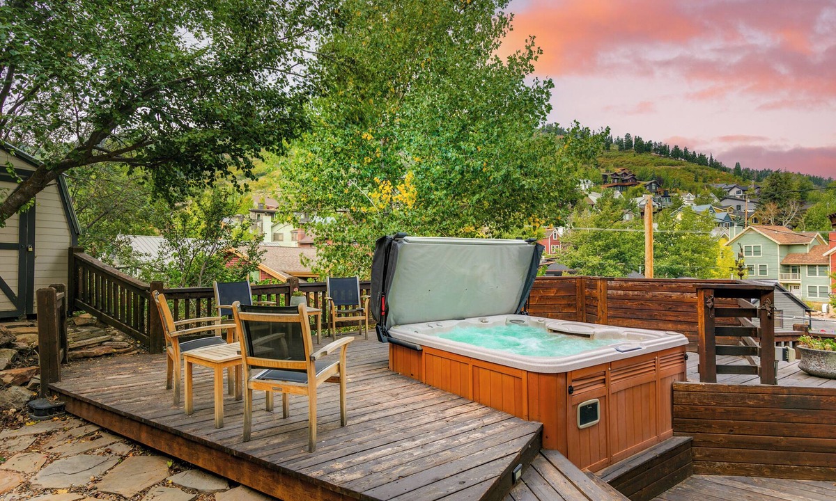 Downtown Park City House | Hillside Overlook by AvantStay | Hot Tub, Views, BBQ | In the Heart of Old Town