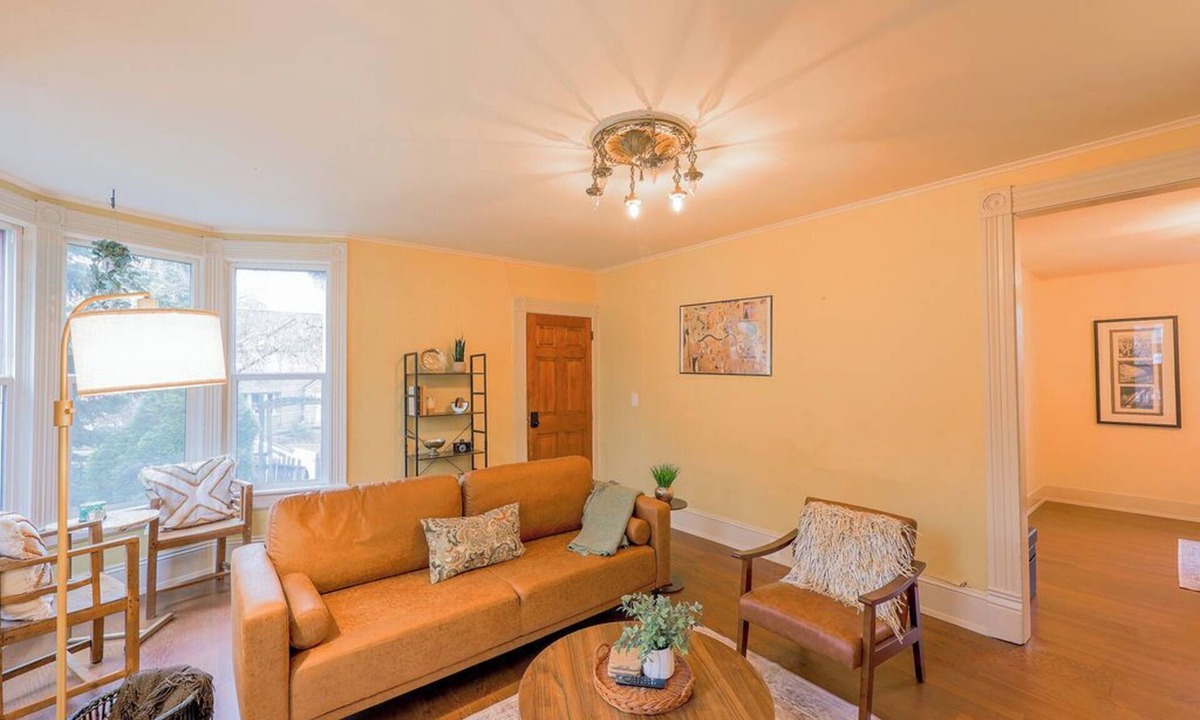 Moscow House | Historic 2-Bed Charm in the Heart of Central Moscow