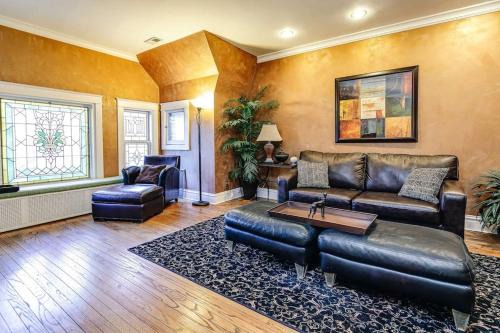 Gold Coast Apartment | Historic and Unique Brownstone in Gold Coast - Downtown - 3