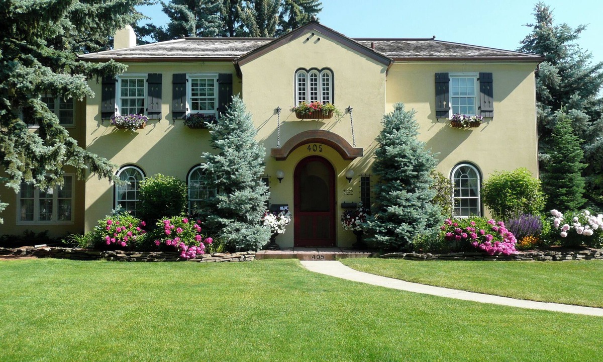 Bozeman House | Historic home near MSU & Yellowstone - perfect for family reunions & graduations