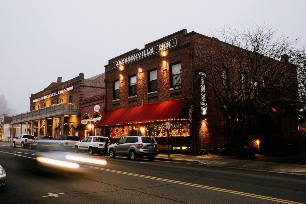 Jacksonville Hotel | Historic Jacksonville Inn