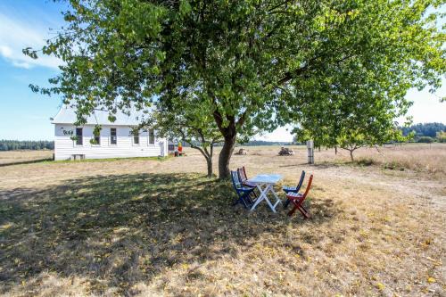 Coupeville House | Historic Officer's Farmhouse at OLF