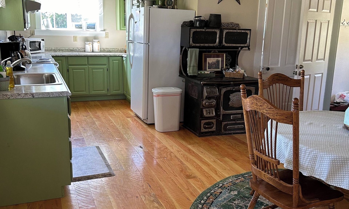 Plains House | Historical 1904 5-bedroom farmhouse in Plains with stunning view