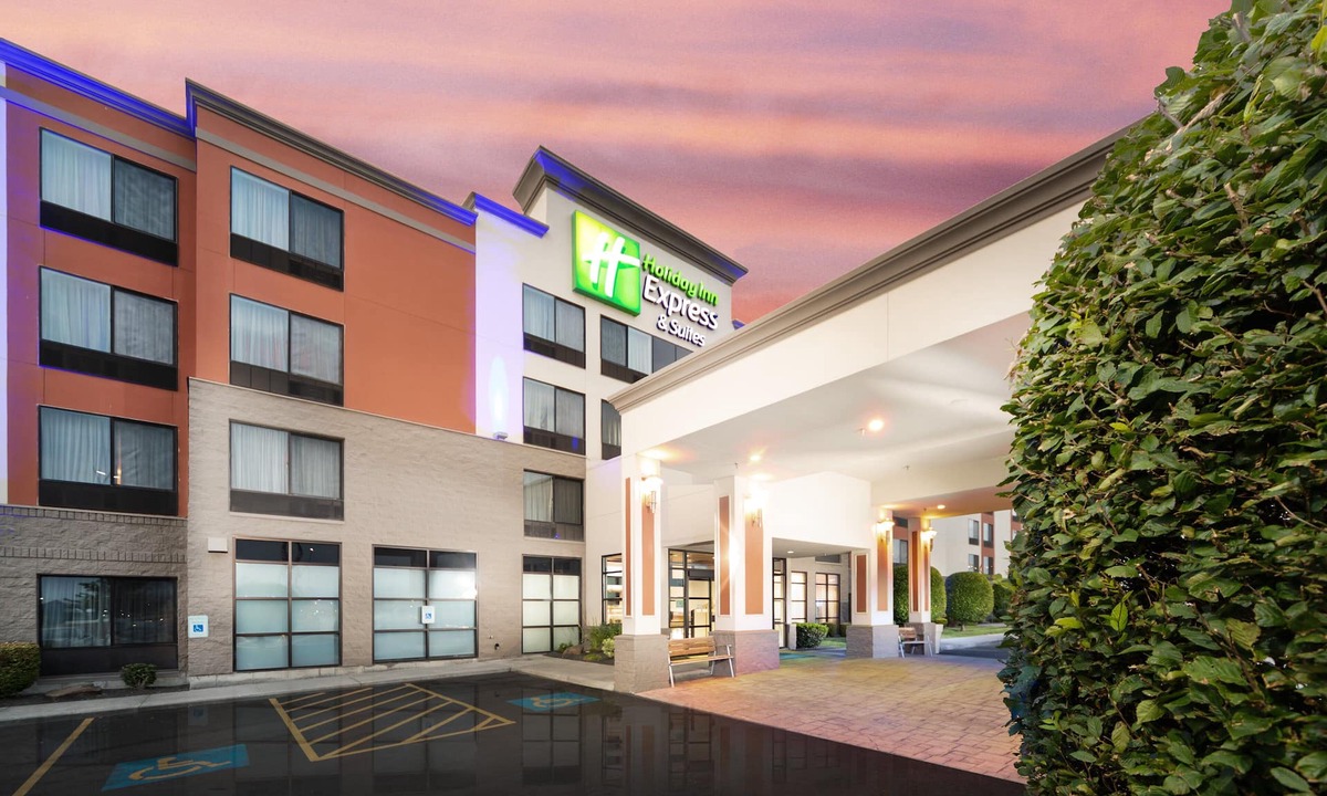 Pasco Hotel | Holiday Inn Express Hotel & Suites Pasco-Tri Cities by IHG