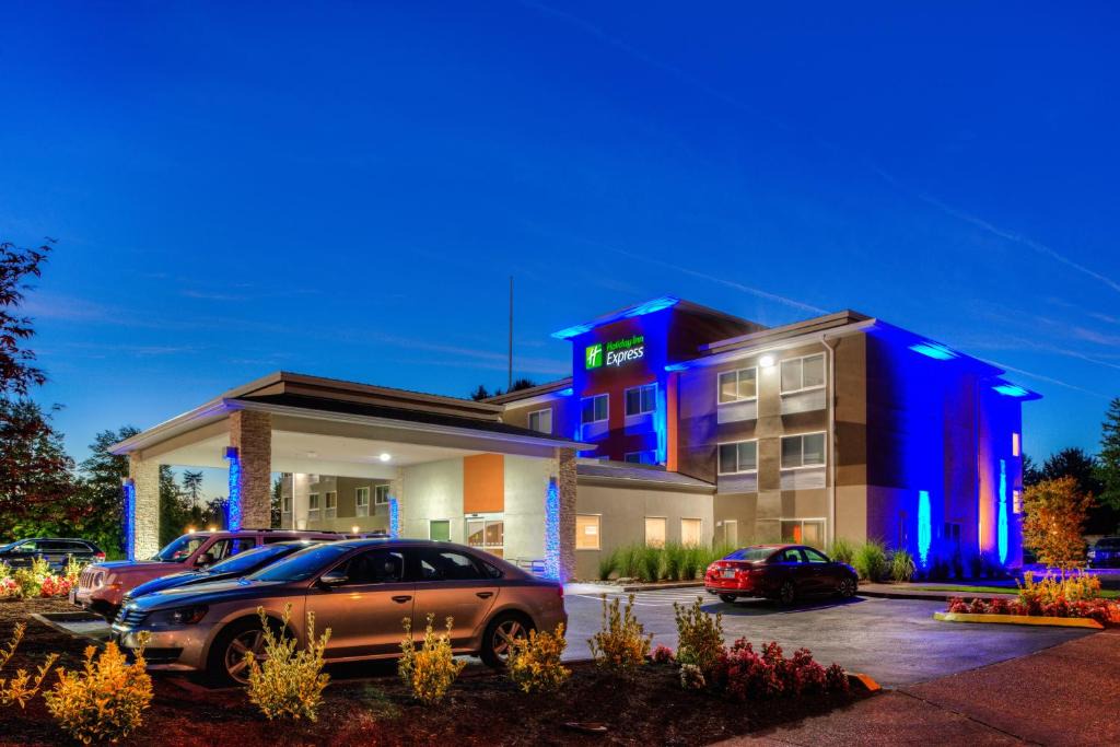Newberg Hotel | Holiday Inn Express Newberg - Wine Country by IHG