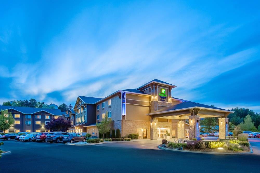 Pullman Hotel | Holiday Inn Express And Suites Pullman, an IHG Hotel