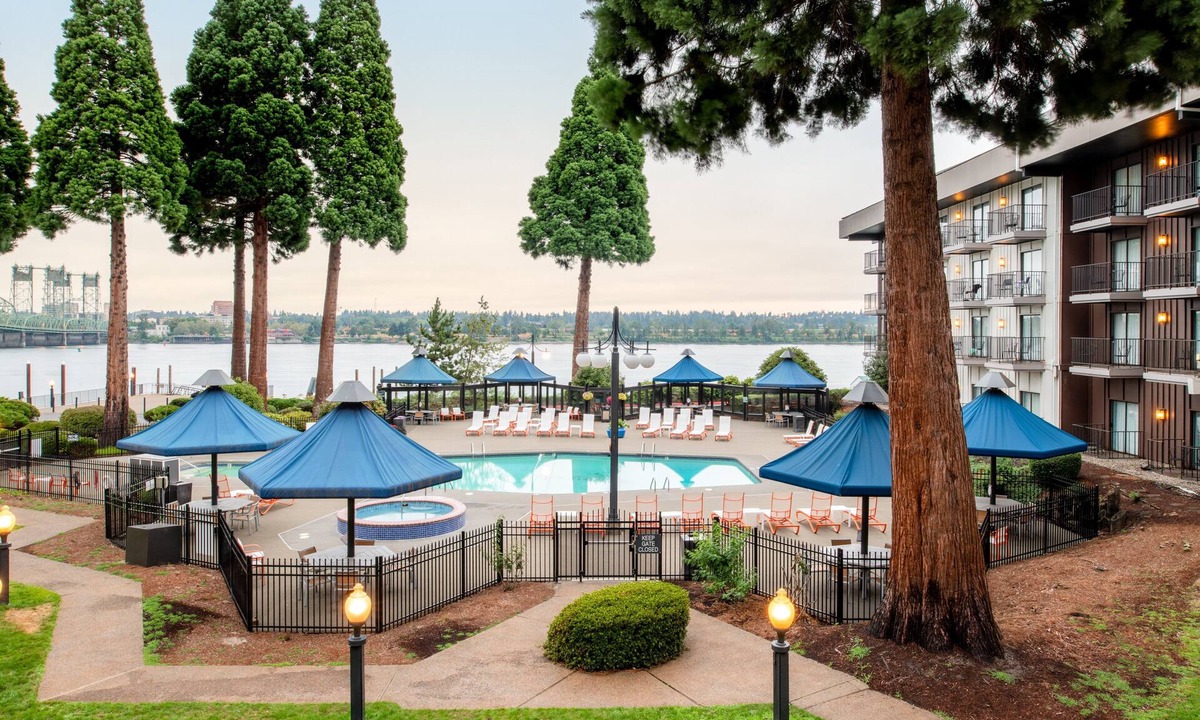 Hayden Island Hotel | Holiday Inn Portland - Columbia Riverfront by IHG