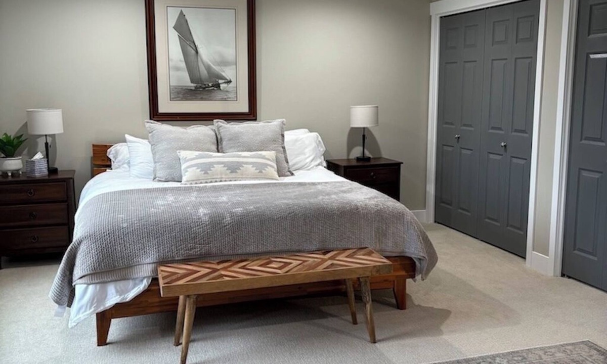 Brinnon Apartment | Honeymoon Suite with beautiful harbor views! Pool, hot tub and boat slip access!