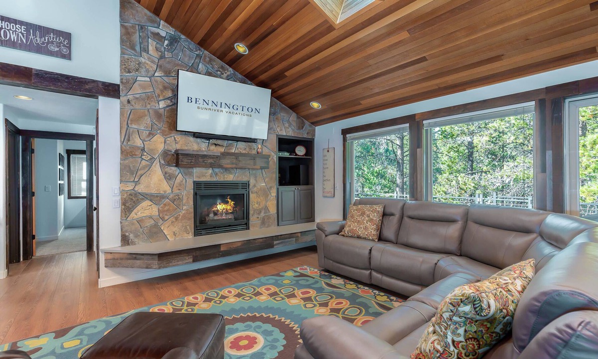 Sunriver House | Hood05 - Spacious Home, Hot Tub, SHARC passes