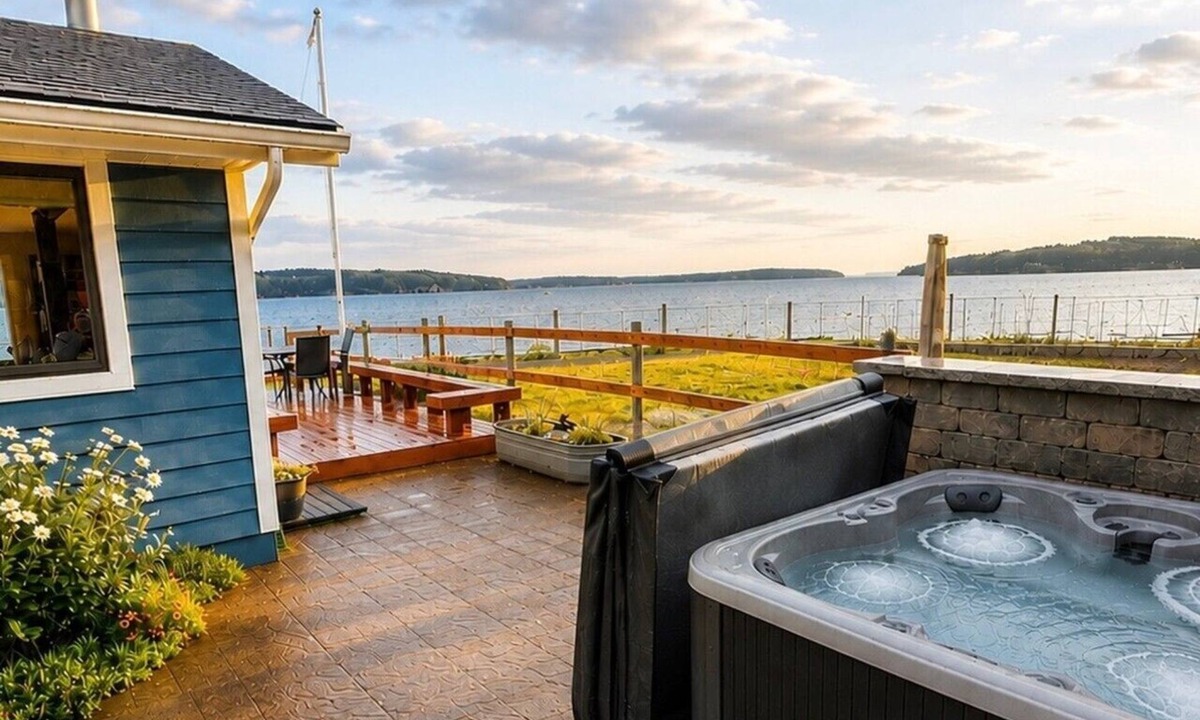 Greenbank House | Hot Tub I Whale Watch I King Bed I Dogs OK
