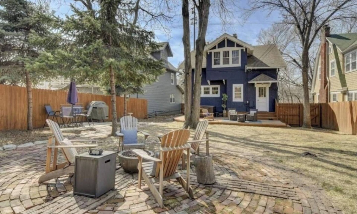 Downtown Omaha House | Hot Tub | Midtown Omaha | Fire Pit | Close to Zoo