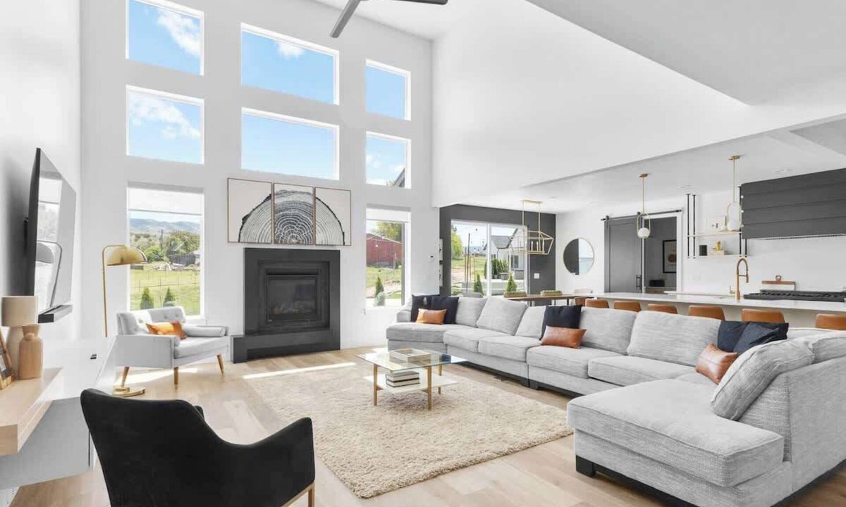 Lava Hot Springs House | Hot Tub, Pickleball, Theater Room, Game Room!