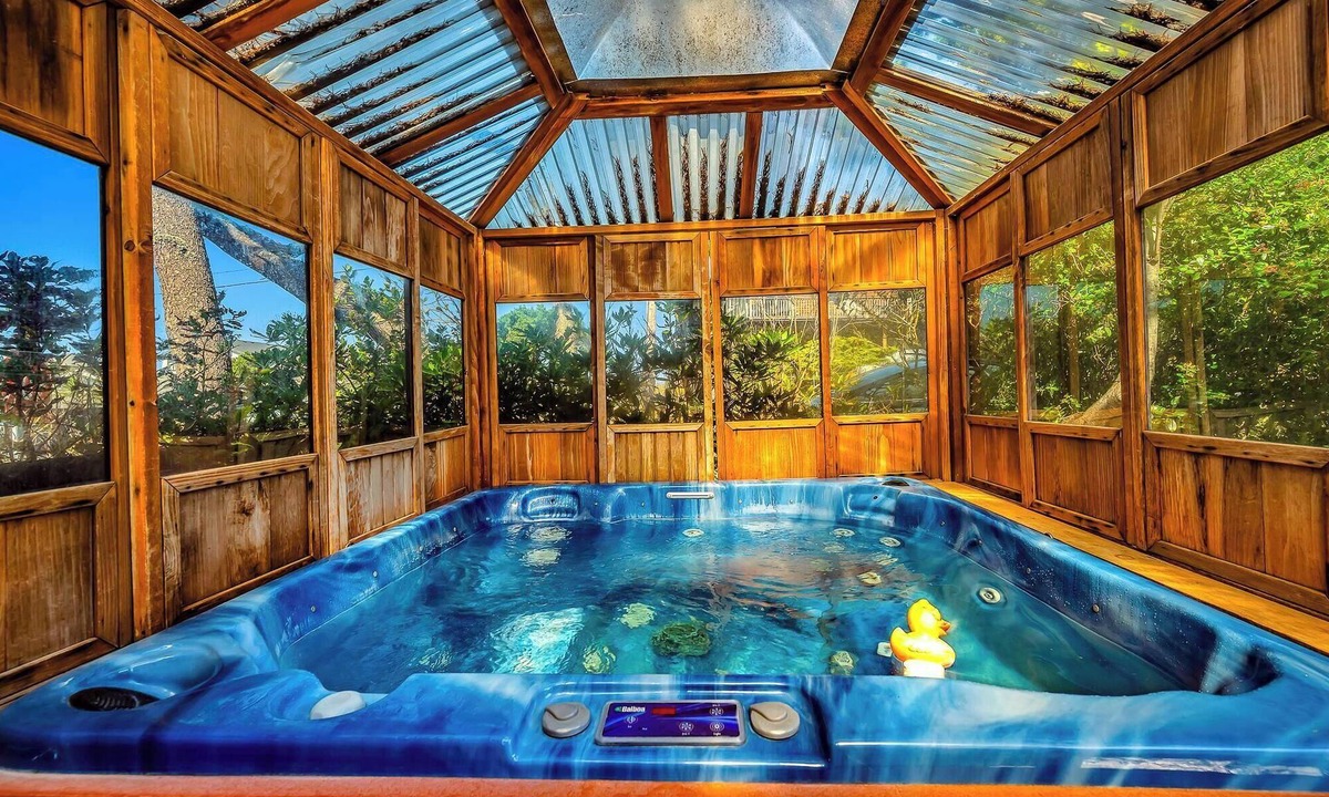 Agate Beach House | Hot Tub-Pool Table-Close to Beach and Lighthouse
