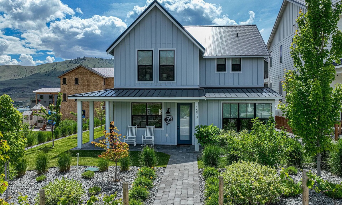 Chelan House | Hummingbird Haven at Chelan Lookout Vacation Rentals