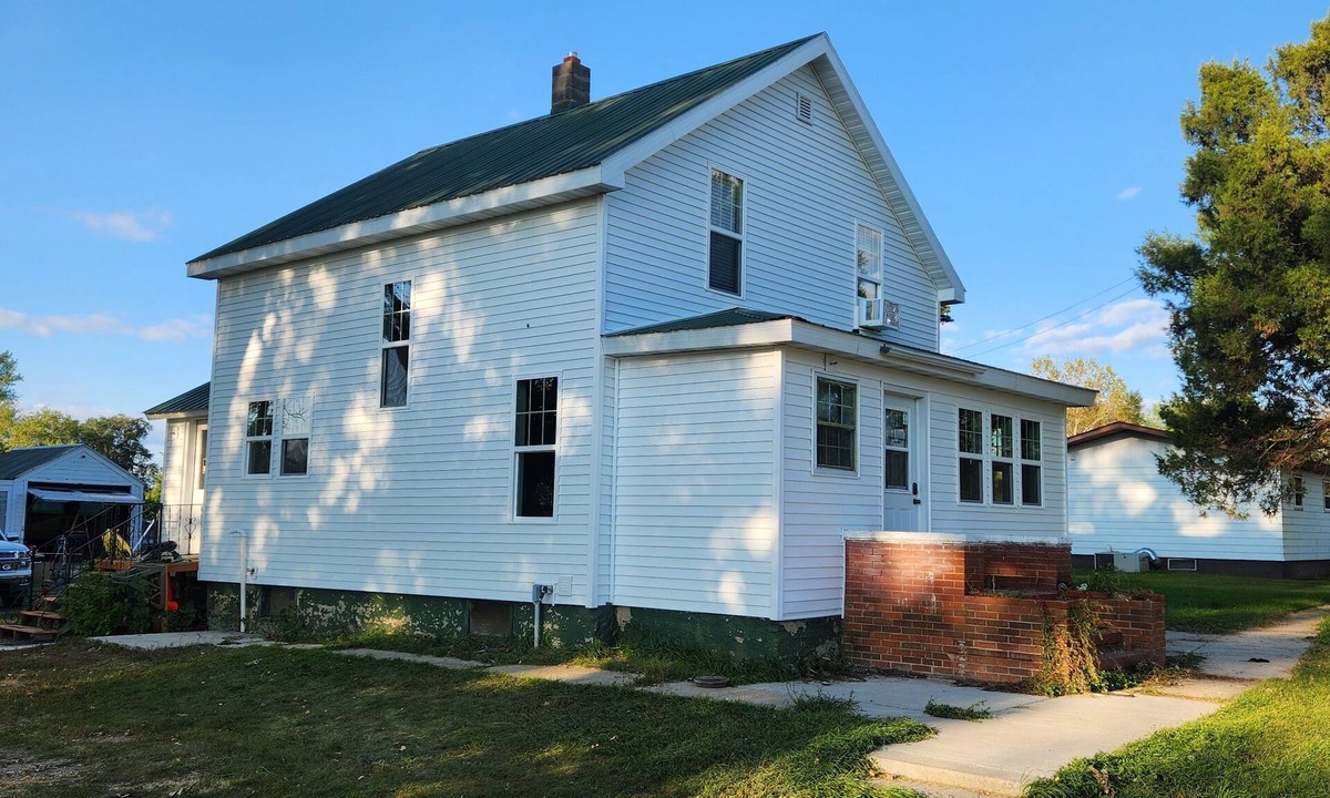 Medina House | Hunting and Fishing Rental House on the edge of town.