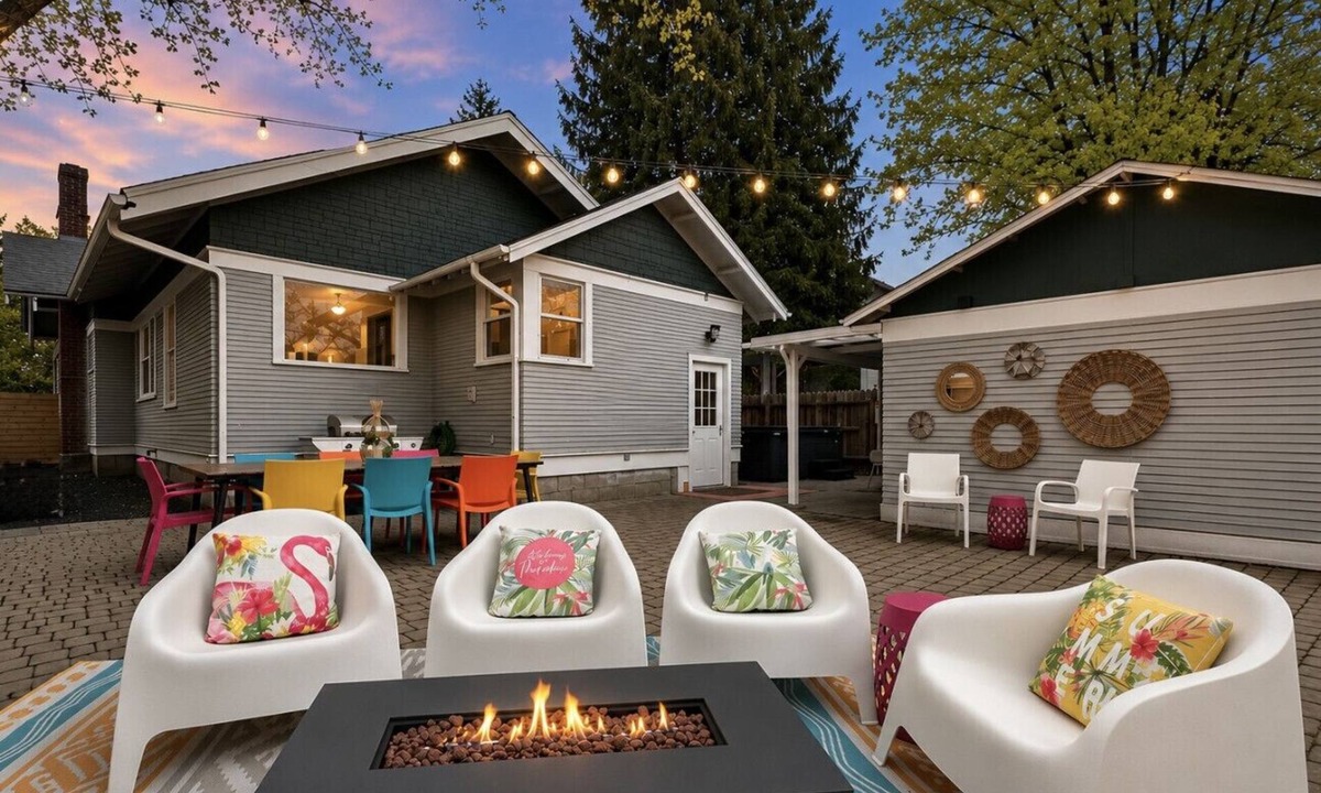 Garden District Apartment | Ida Hygge: A Downtown Craftsman w/Hot Tub+5 BdRms