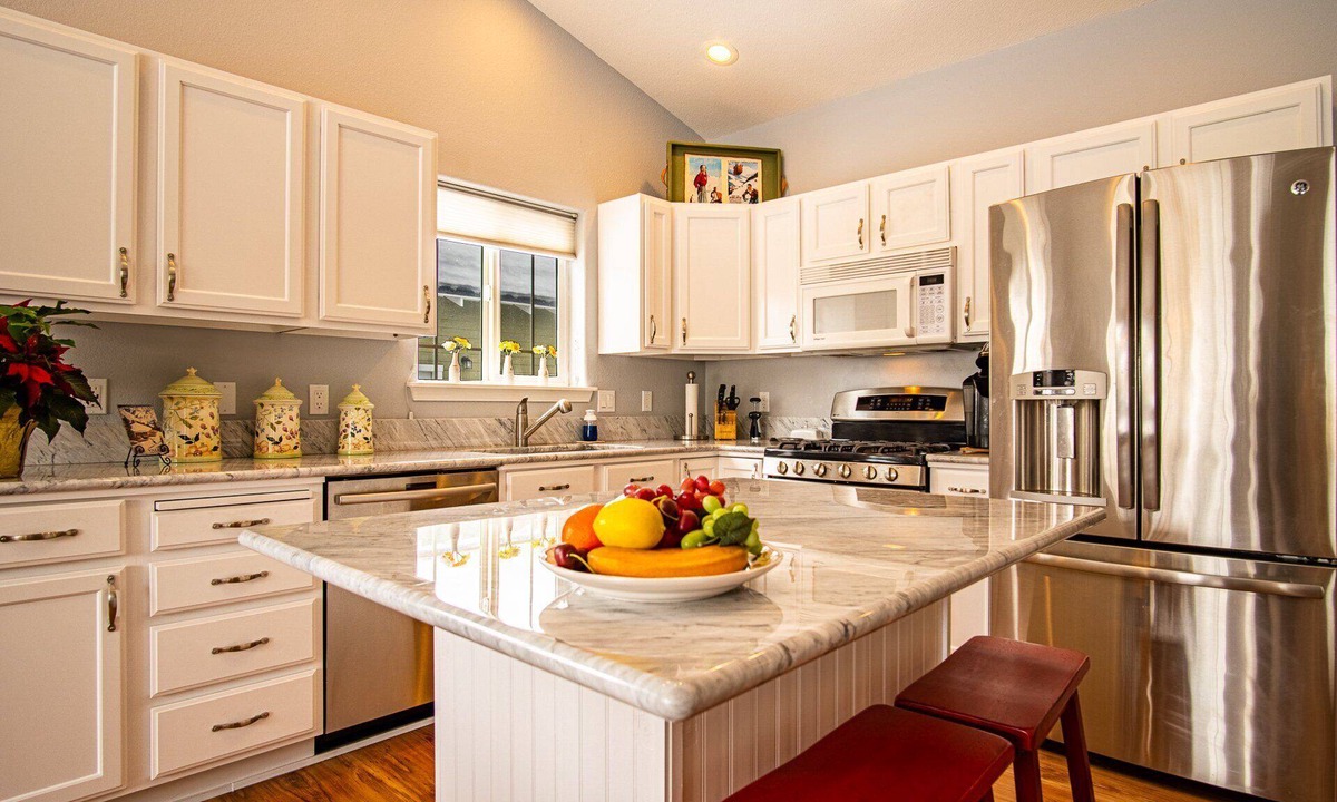 Hailey House | In the Heart of Hailey; Private Pet-friendly 3 Bedroom Home With Garage