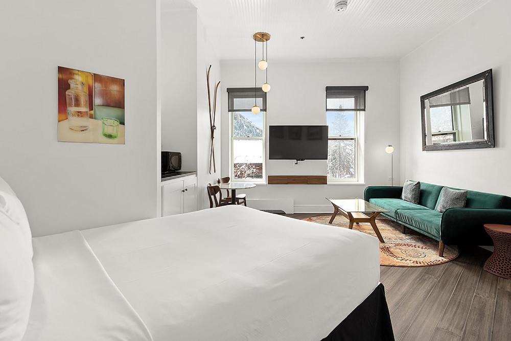 Downtown Hotel | Independence Square 202, Hotel Room Over-looking the Mall and Aspen Mountain