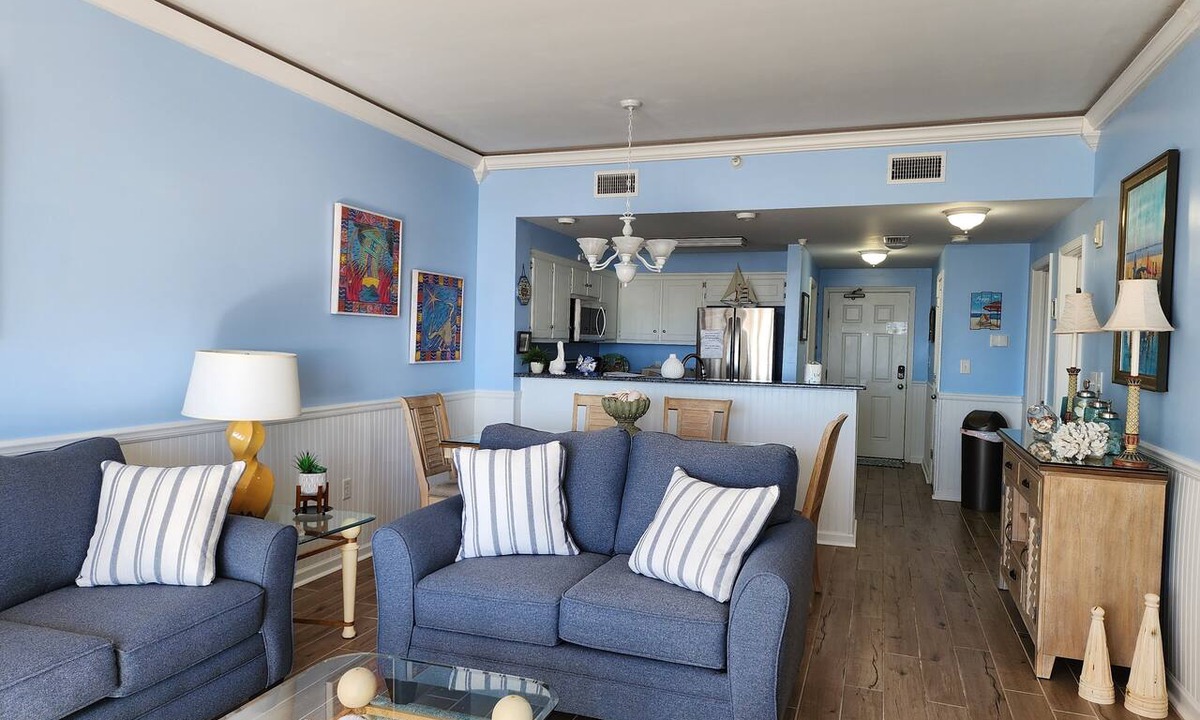 Dauphin Island Condo | Inn at Dauphin Island 304 Walk-In Shower, Updated with Wonderful Views!