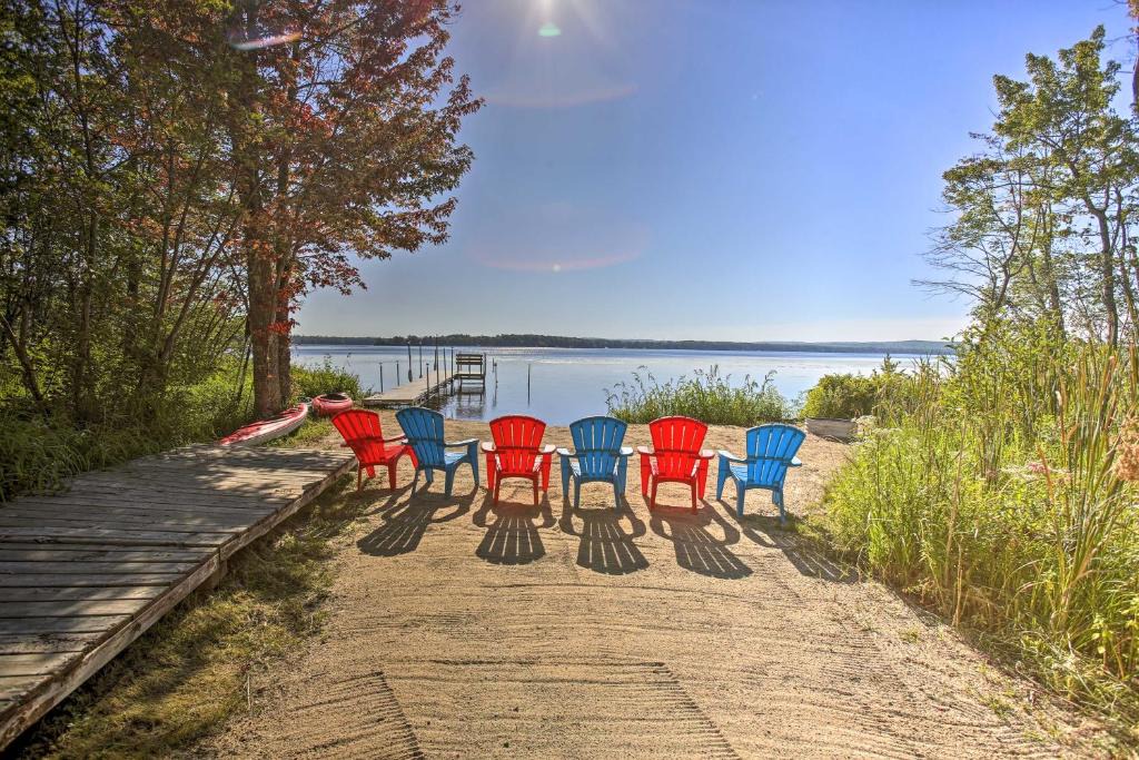 Interlochen House | Interlochen Home on Green Lake w/Dock & Beach!