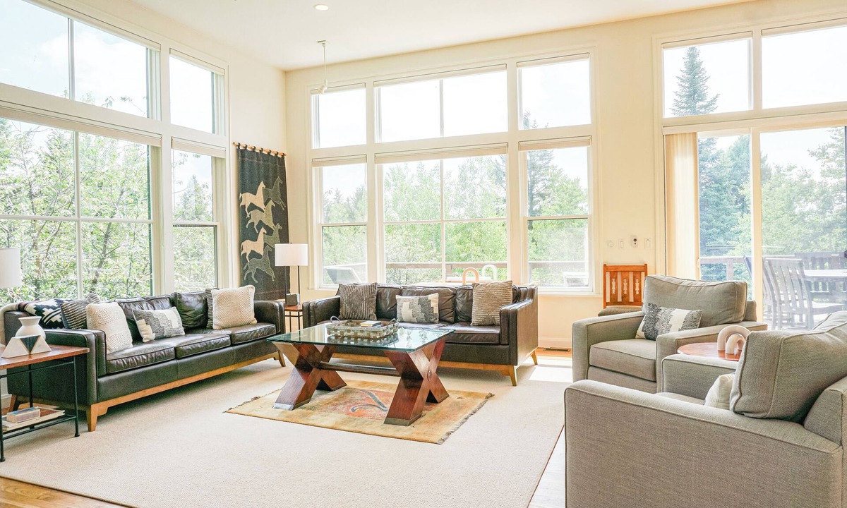 Teton Village House | JHRL - McBean House, Contemporary 4-bedroom Home - 5 Minute walk to Base, private Hot Tub