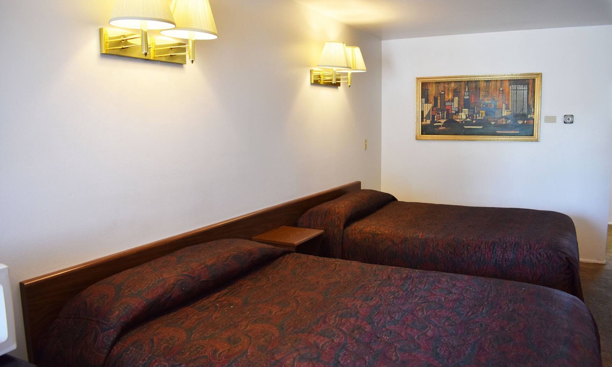 Soda Springs Hotel | JR Inn