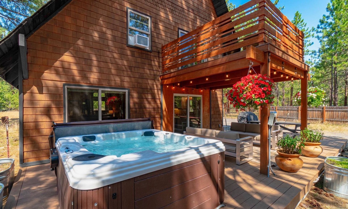 Sisters Cabin | Juniper & Pine Barrel Sauna + Hot Tub Sisters, Oregon