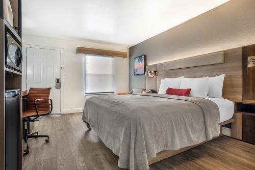 Fairhope Hotel | Key West Inn - Fairhope