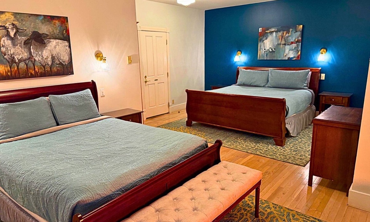 Lopez Island Hotel | King+Queen Beds ~ Soaking Tub ~ Fireplace ~ Boutique Hotel Room in Lopez Village