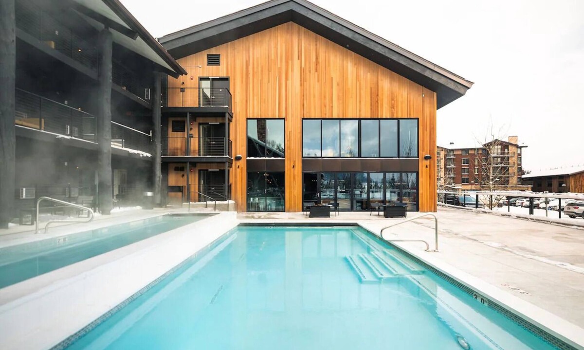 Teton Village Hotel | King + Queen Sofa, Gravity Haus, Outdoor Pool, Close to Gondolas - 2 Units