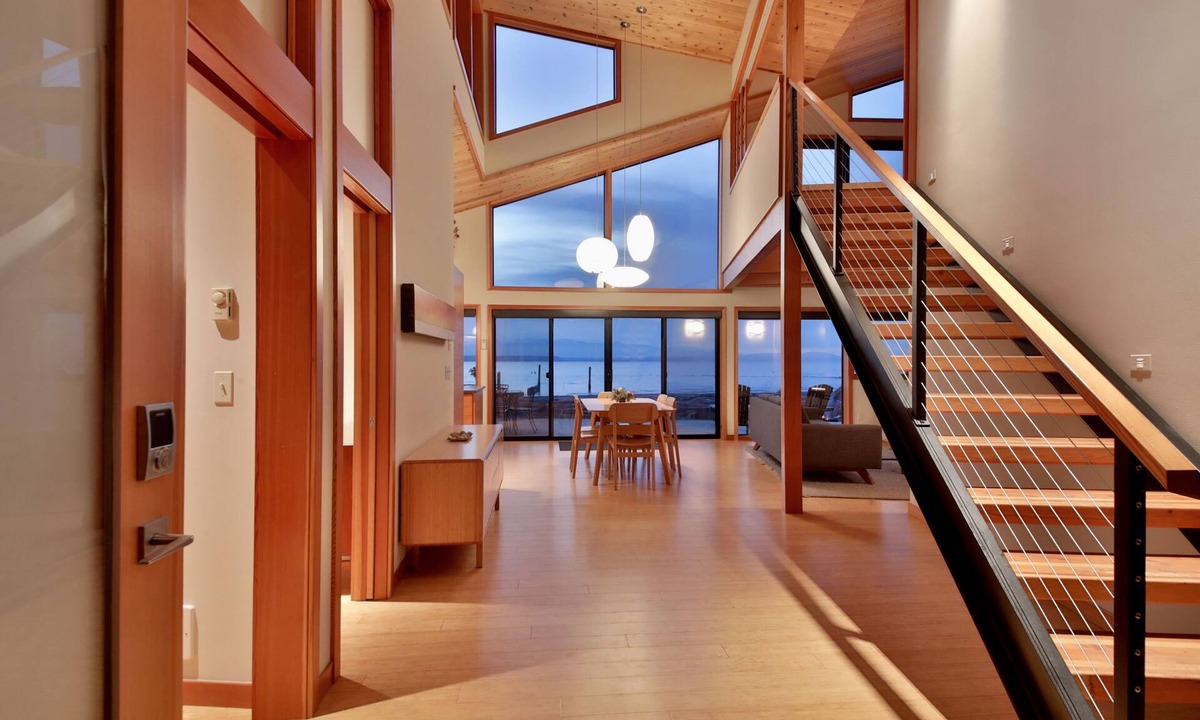 Maxwelton House | KINGFISHER BEACH HOUSE - West-facing waterfront! Perfect for World Cup 2026!