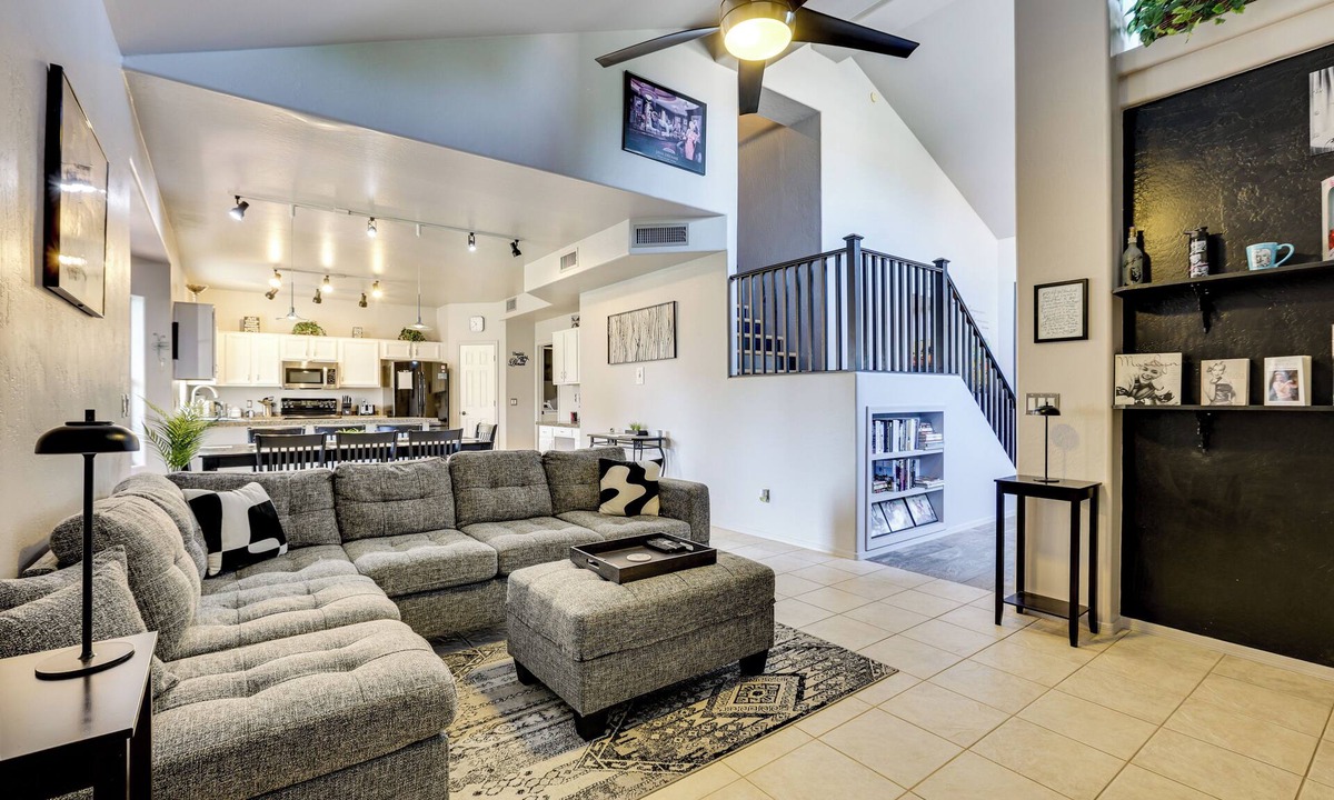 Paradise Valley Village House | Labor Day Weekend Special: Flexible Check-In/Out