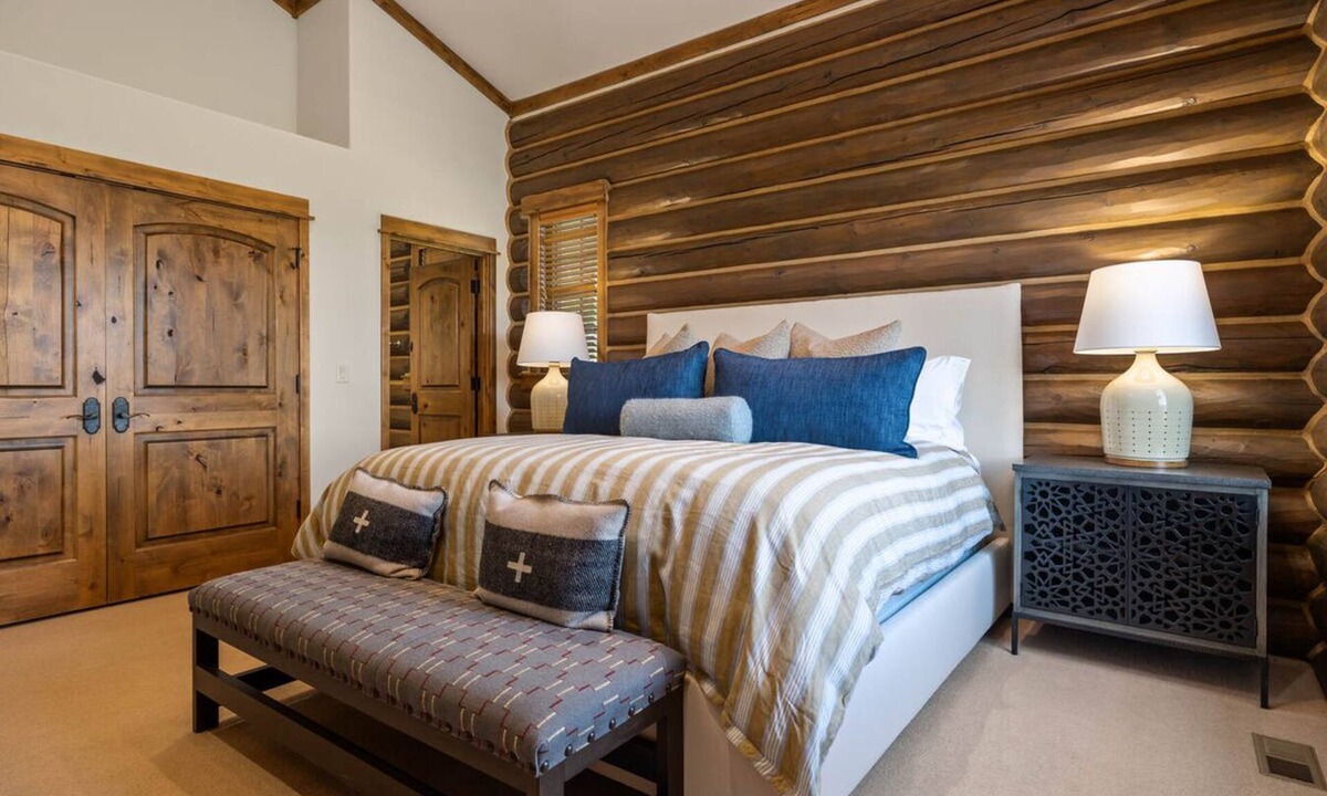 Victor Cabin | Ladyslipper Cabin | Bronze Buffalo Ranch